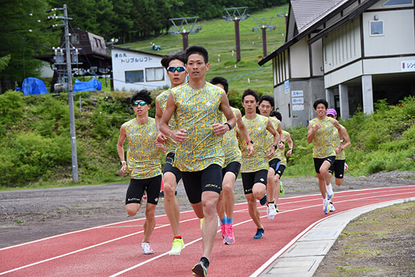 ボード 陸上 女子 ユニフォーム のピン